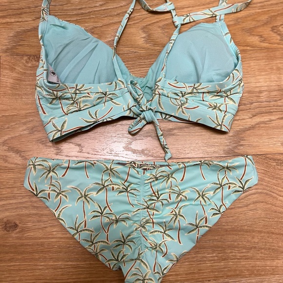 Body Glove Bikini Top Size E bottom Size M reversible - Picture 7 of 7